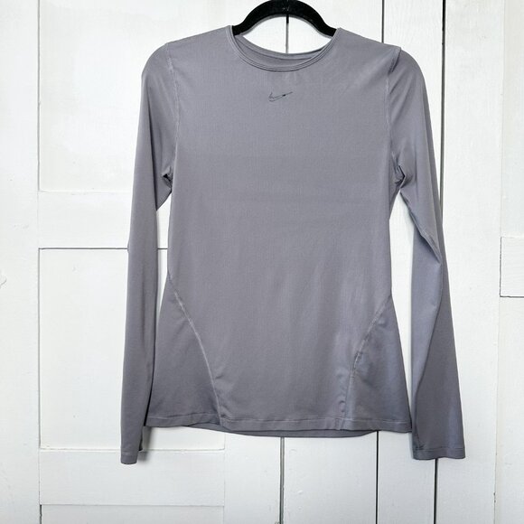 Nike | Dri-FIT Team Pro Long Sleeve Allover Mesh in Grey Small - Picture 2 of 5